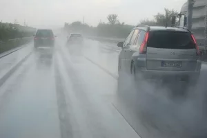 Regenwetter auf der Autobahn