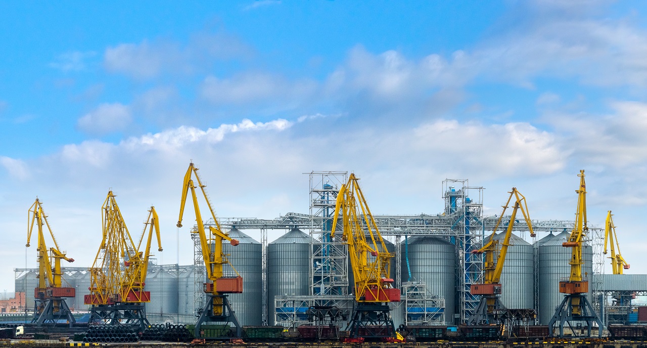 Getreidesilos im Hafen von Odessa
