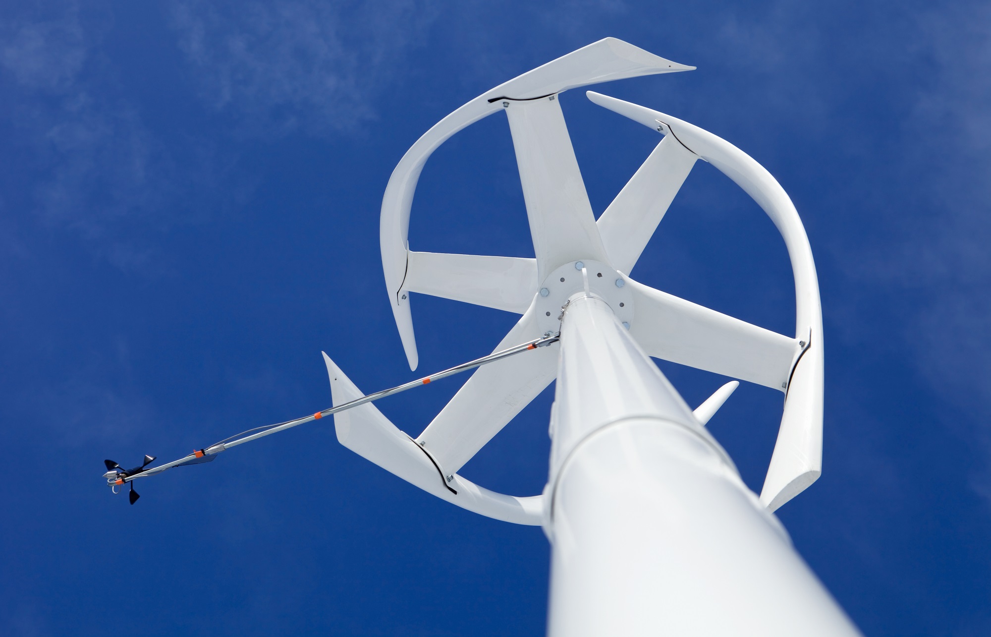 Vertikale Windkraftanlage mit Darrieus-Rotor