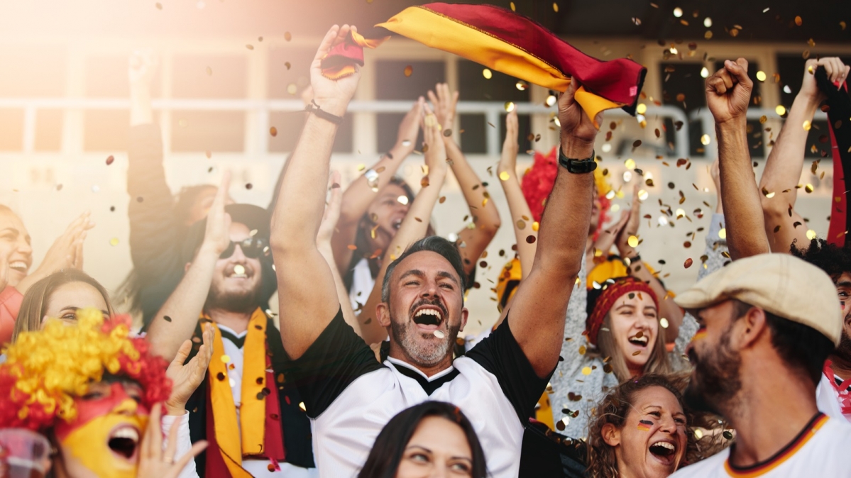 Jubelnde deutsche Fußballfans