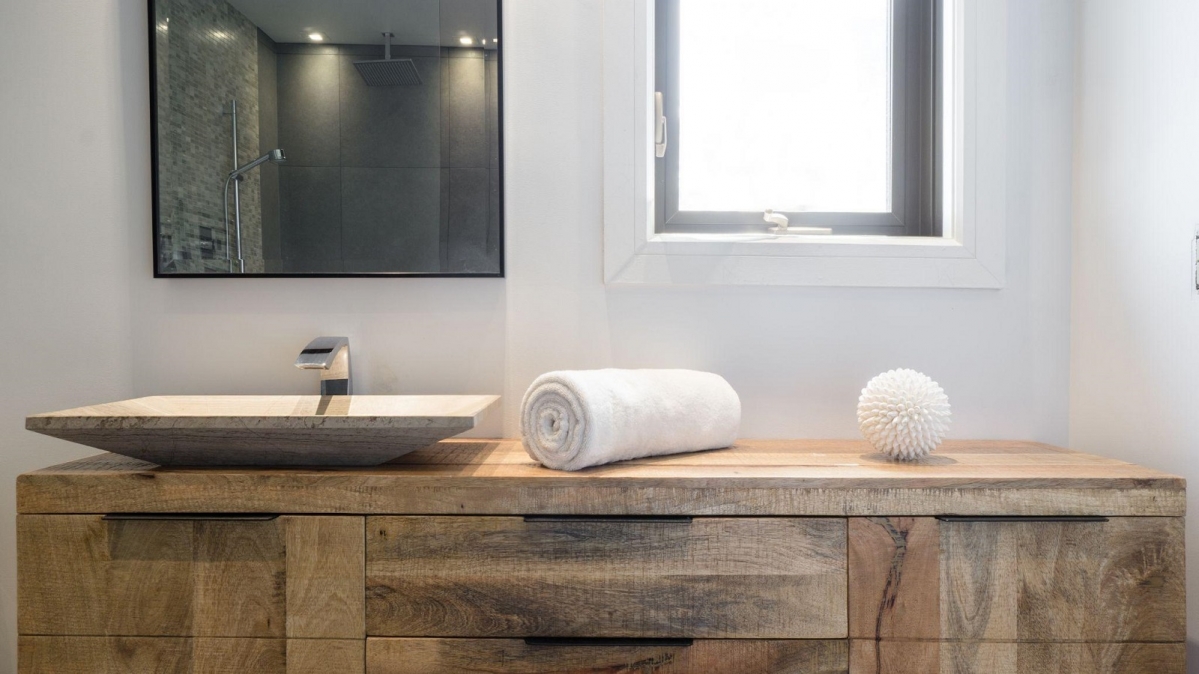 Kommodenschrank in Baderaum