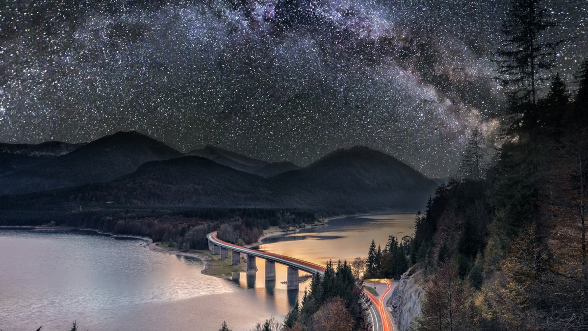 Milchstraße über dem Sylvensteinstausee 