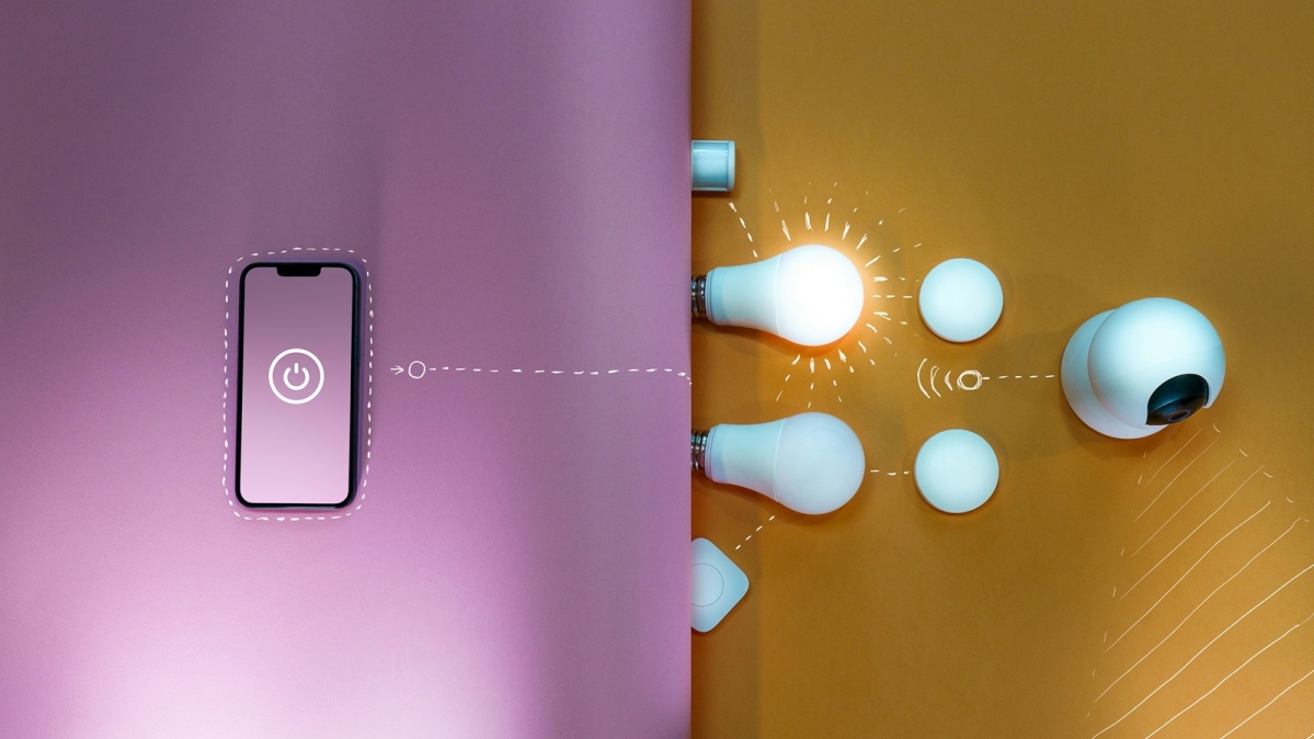 Symbolbild Smart Home mit Lichtsteuerung per Smartphone-App