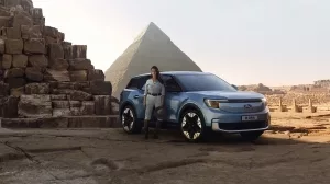 Ford Explorer bei den Pyramiden von Gizeh