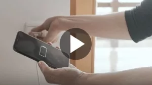 Anschließen eines Smartphone-Ladegerätes