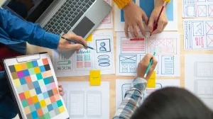 Designteam bei der Arbeit / User Experience Design