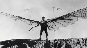 Lilienthal,_Otto_Flugpionier,
1848_–_1896.

Flugversuch_mit_dem_zuletzt_konstruierten_Hängegleiter.

Foto,_1896.