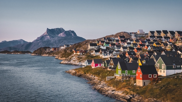 Blick auf Nuuk mit dem Sermitsiaq im Hintergrund