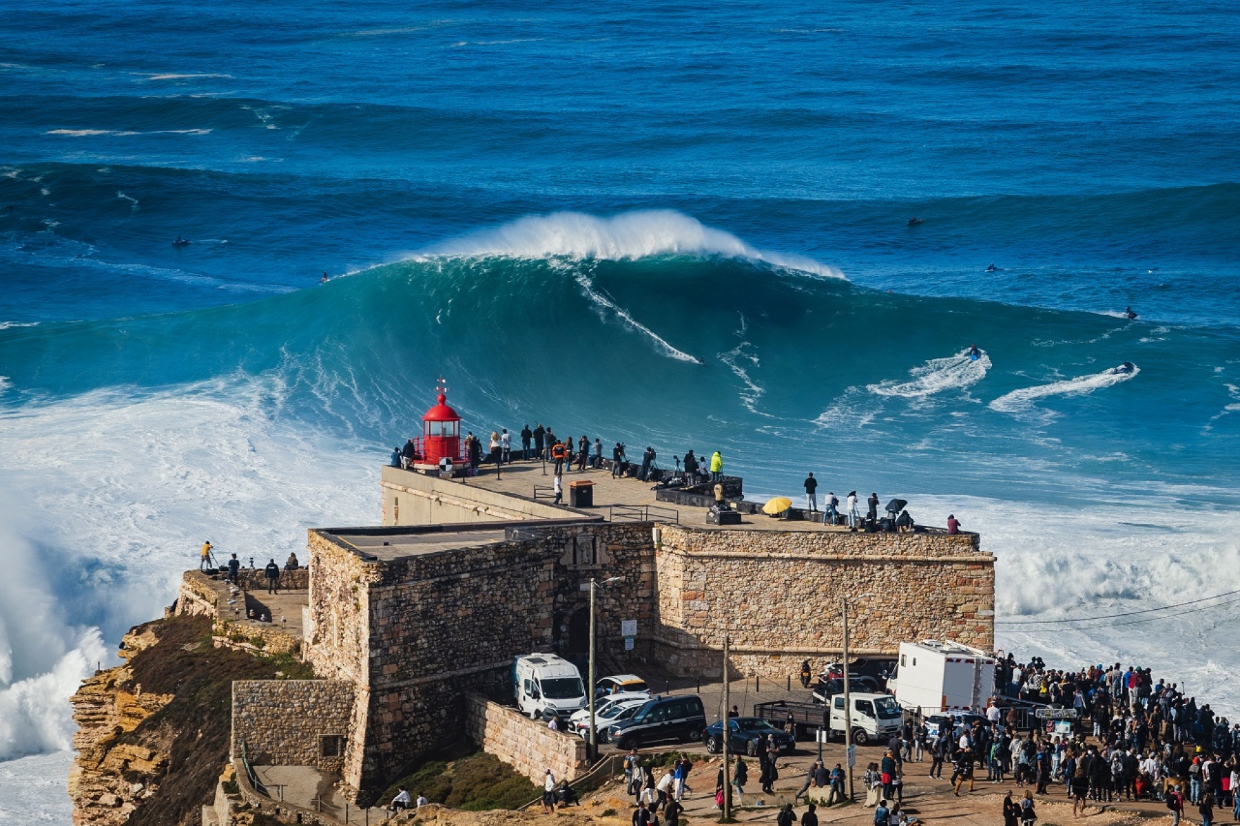 Nazaré Ein Wellenparadies an der Westküste Portugals wissen.de