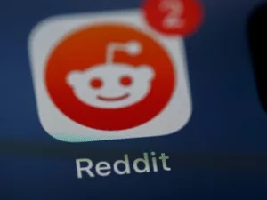 Reddit Icon auf Scmartphone-Screen