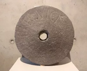 Römicher Mühlstein in Neuss