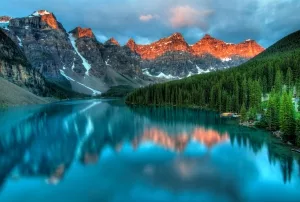 Sonnenaufgang am Moraine Lake
