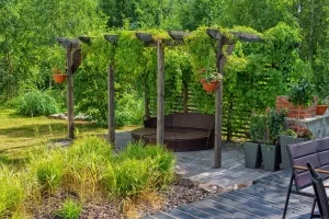 Pergola in einem Garten