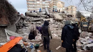Eingestürztes Gebäude in der türkischen Stadt Diyarbakır