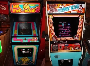 Spielautomaten für Pac-Man und Donkey Kong