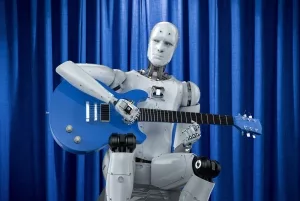 Androider Roboter beim Gitarrespeilen
