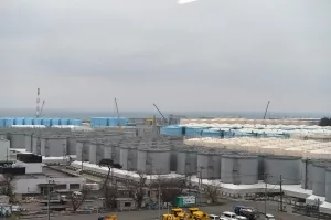 Tanklager auf dem Gelände des Atomkraftwerks Fukushima Daiichi