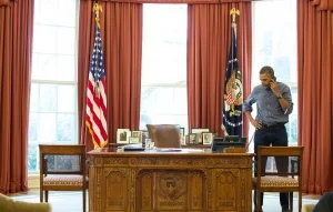 US-Präsident Barack Obama telefoniert im März 2014 mit Wladimir Putin über die Situation in der Ukraine.