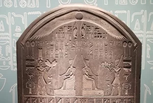 Kopf der zwei Meter hohen Stele von Thonis-Herakleion, 380 v. Chr.