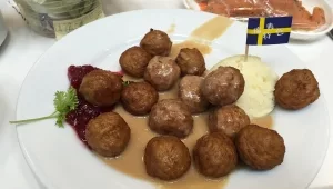 Köttbullar-Menü in der IKEA-Filiale Xihongmen